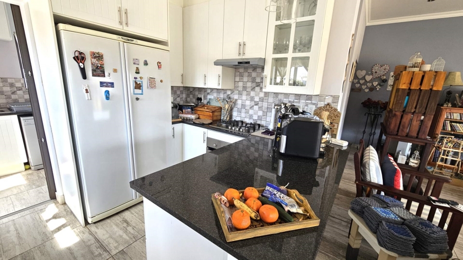 3 Bedroom Property for Sale in Gateway Manor North West